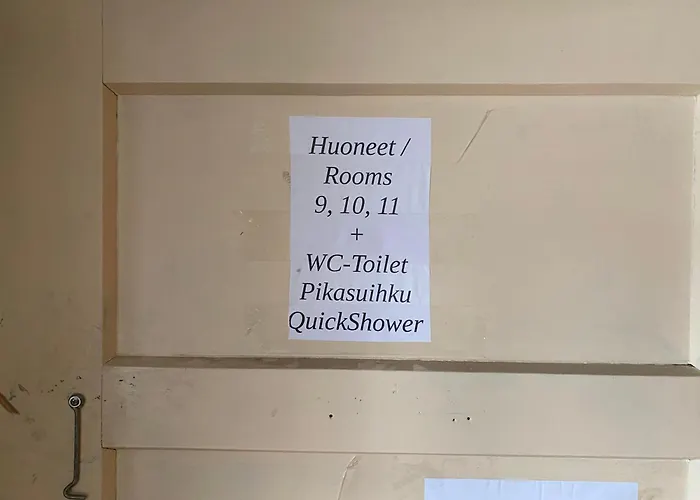 Center, Floor, Entire Attic アパート *