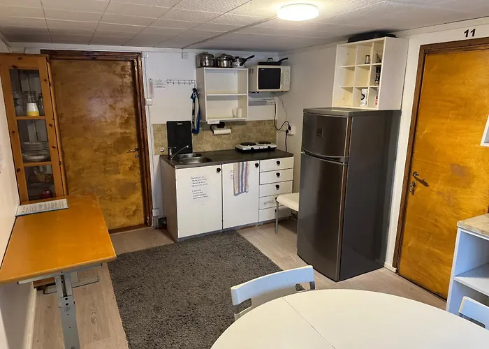 Center, Floor, Entire Attic アパート